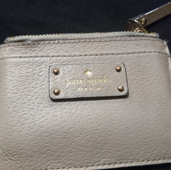 Kate Spade brand cream color coin wallet - Picture 1 of 2
